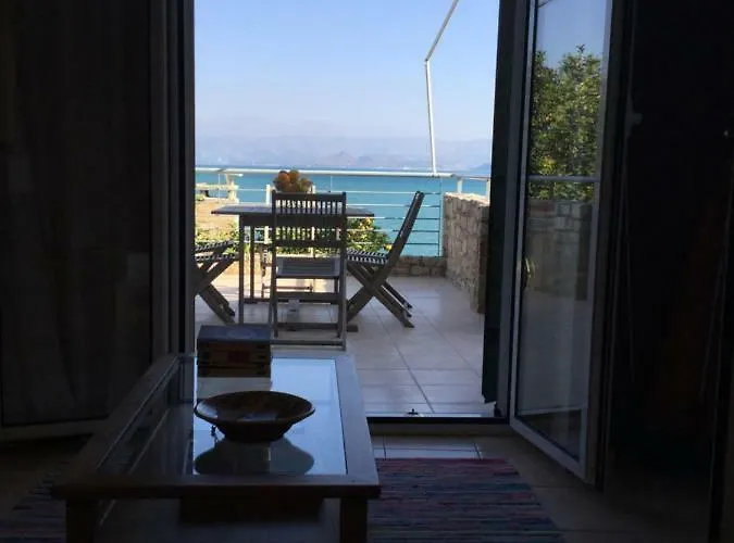 Seafront ιι In Kiveri, Near Nafplion. Lägenhet *